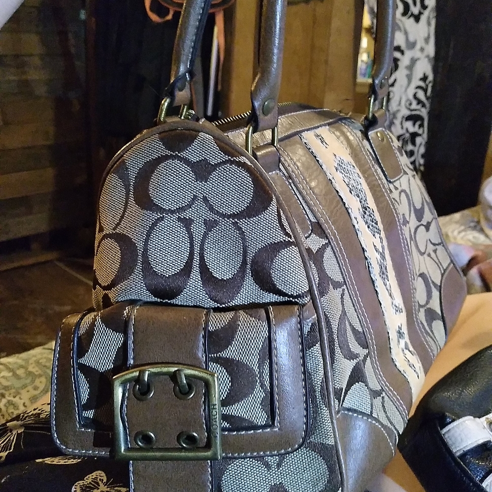 Coach purse - Picture 3 of 4